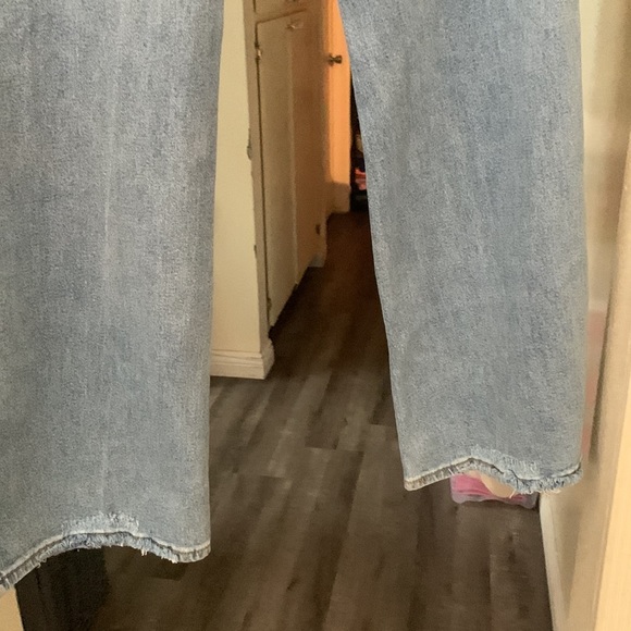 Tinseltown - Picture 7 of 8